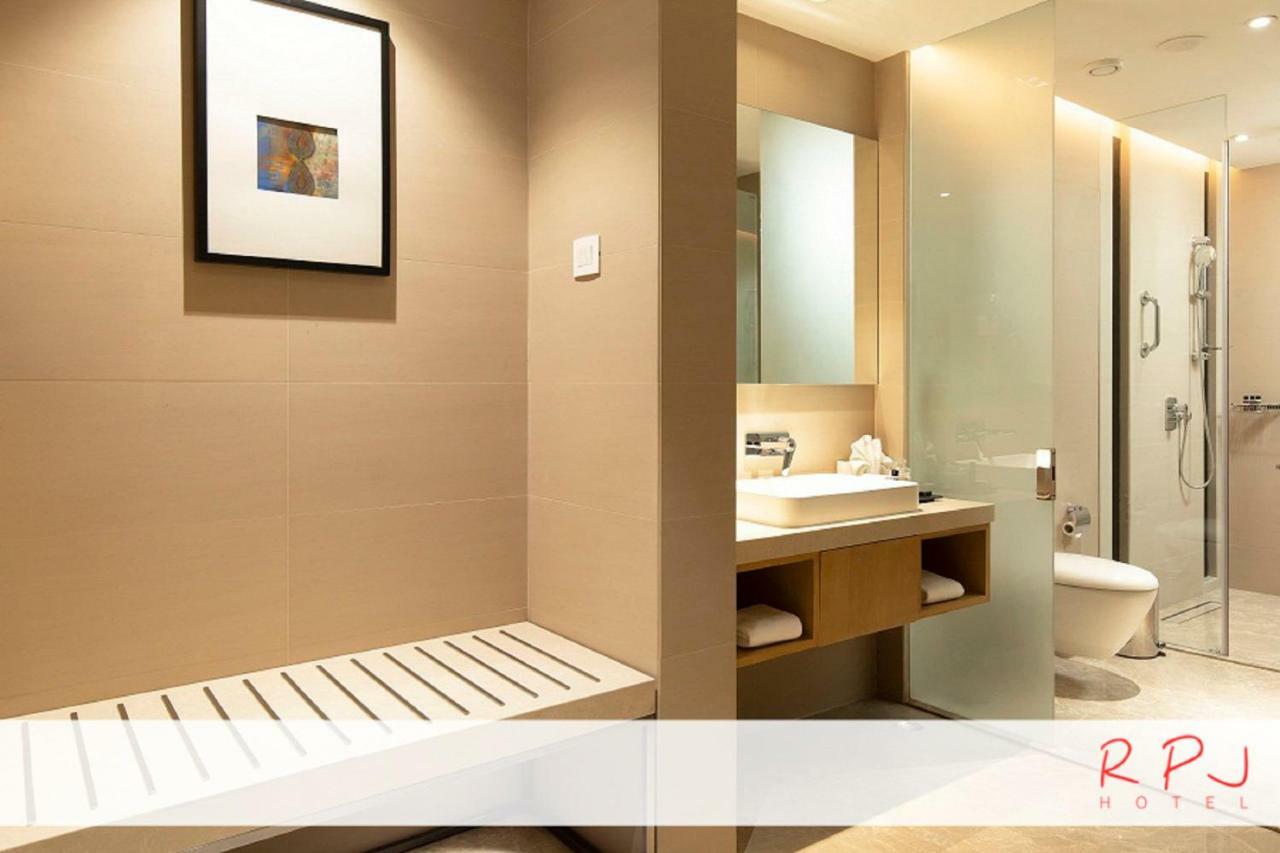 รีเจนตา เซ็นทรัล ราชโกฎิ Hotel ภายนอก รูปภาพ
